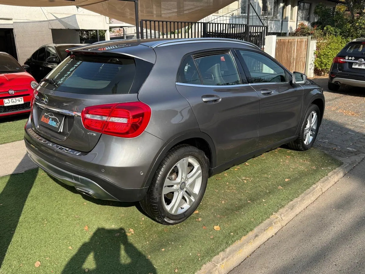 Mercedes-Benz GLA 200 2016