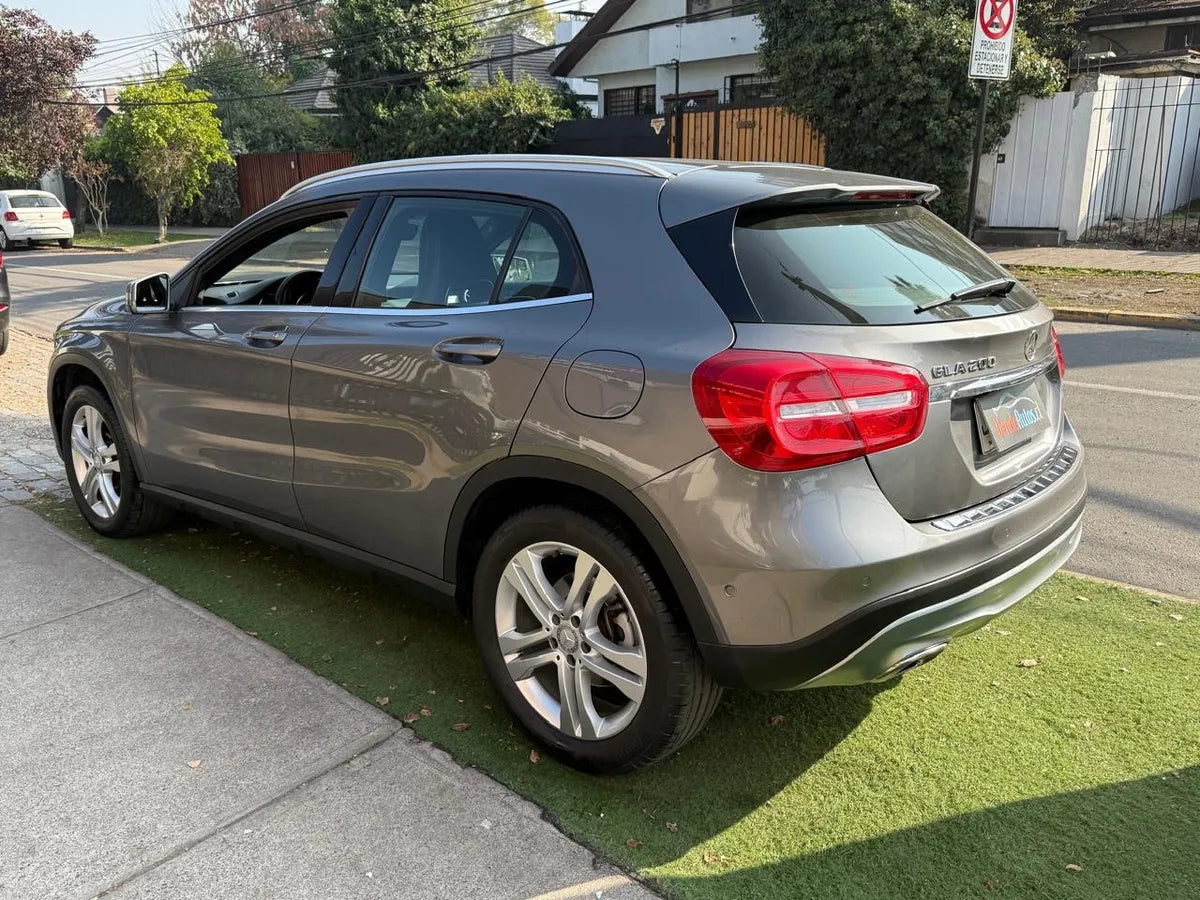 Mercedes-Benz GLA 200 2016