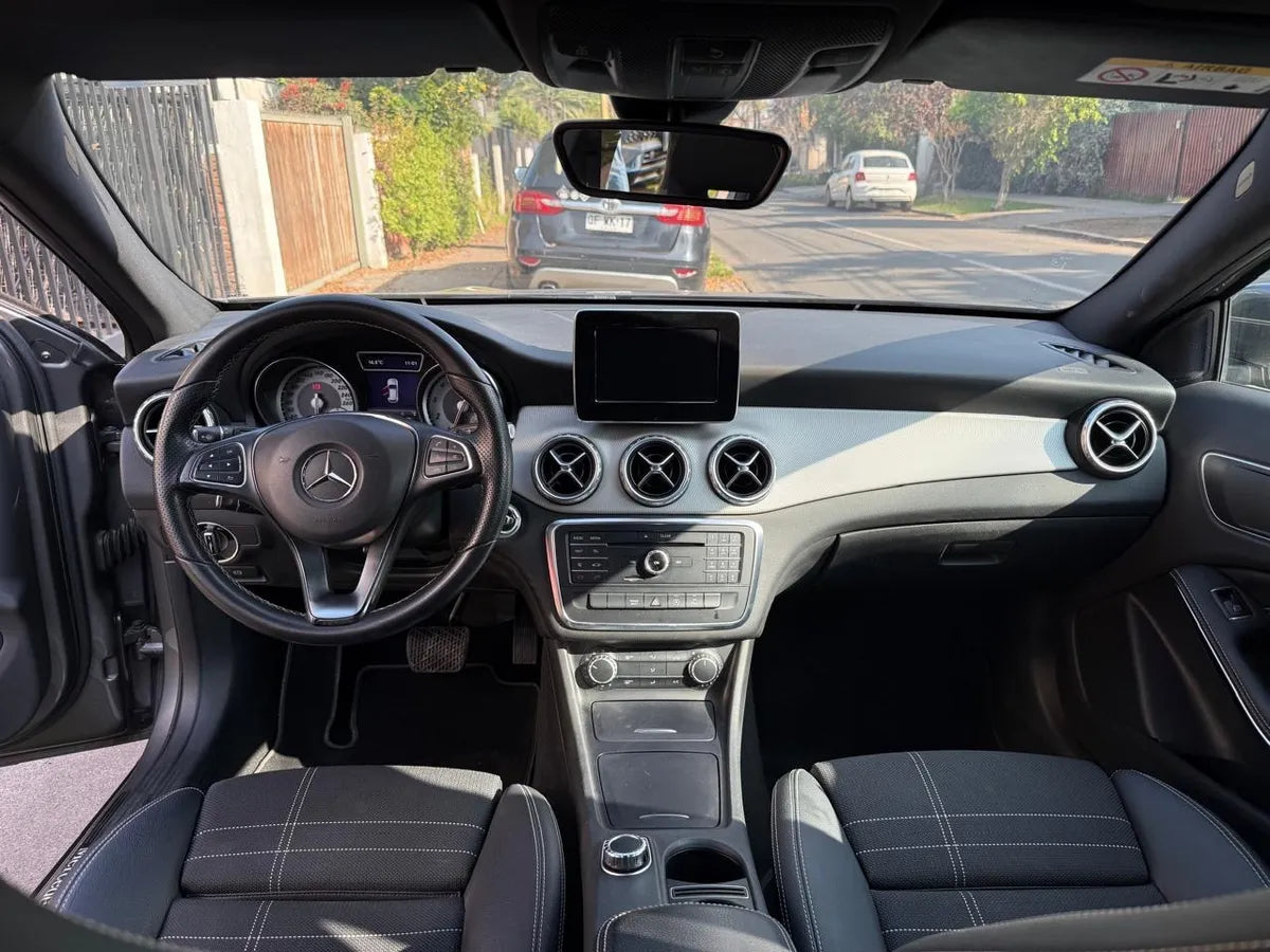 Mercedes-Benz GLA 200 2016