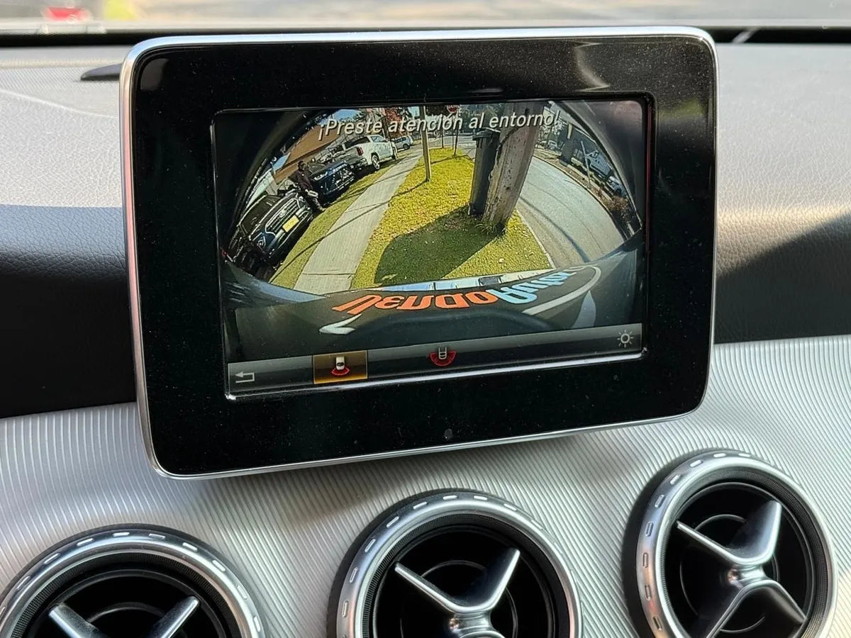 Mercedes-Benz GLA 200 2016