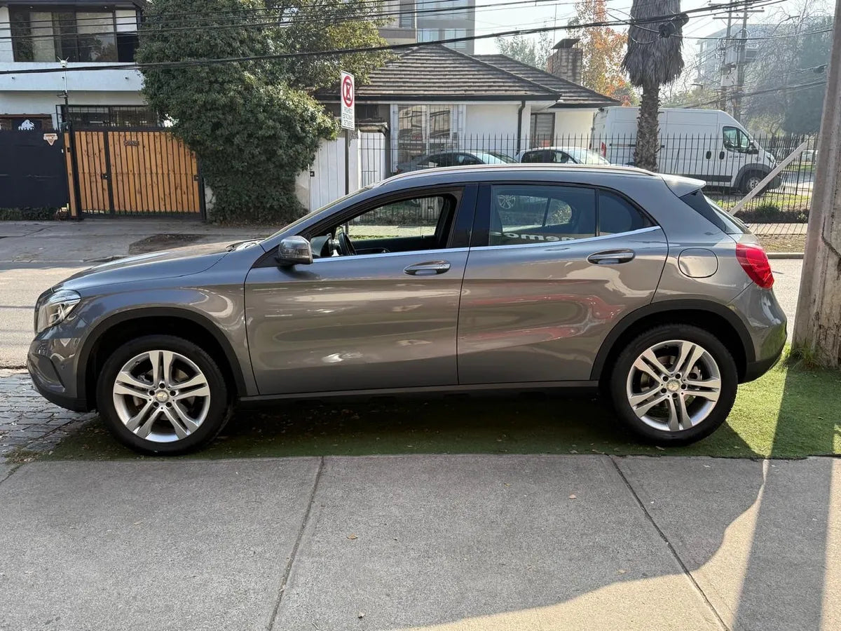 Mercedes-Benz GLA 200 2016