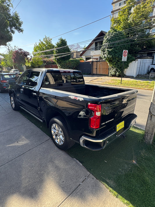 Chevrolet Silverado 2022 – Full Equipo • 85.000 km • Diésel 3.0 • Mantenciones en la marca