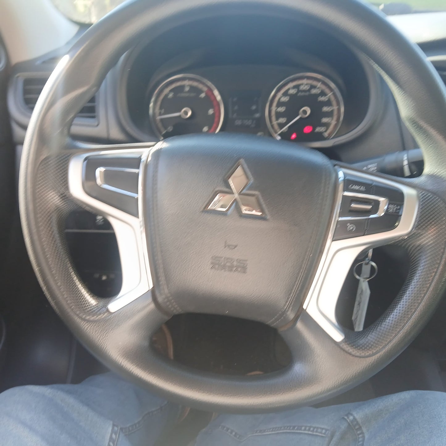 Mitsubishi L100 Katana Crt 2.4 manual 4x4