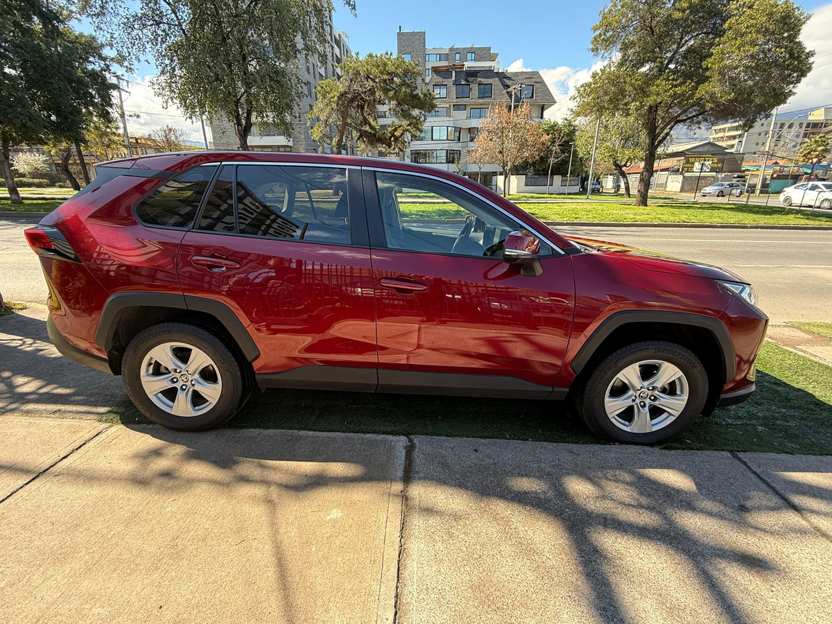 Toyota RAV4 Otto 2.0 automática, modelo 2022
