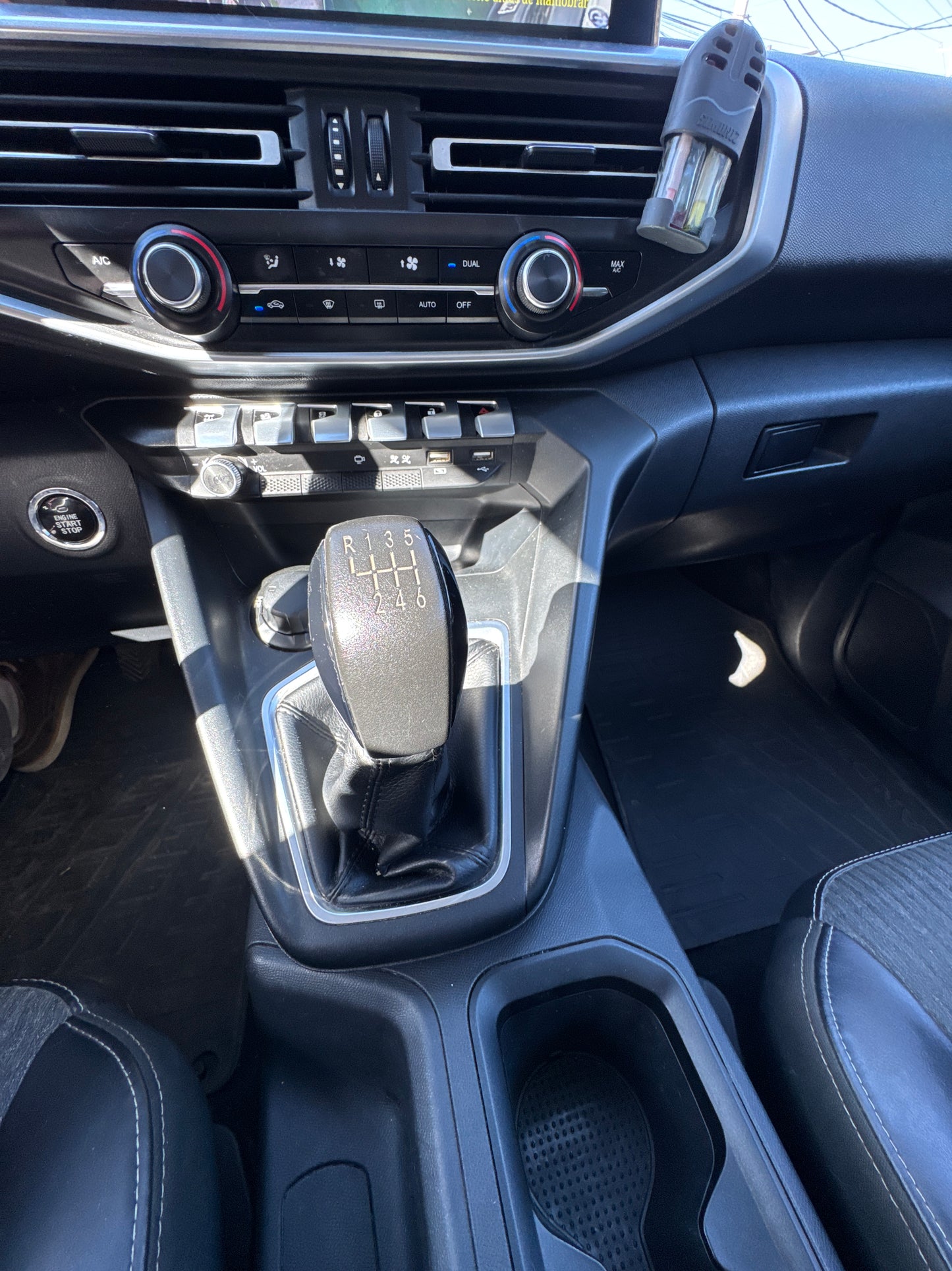 PEUGEOT LANDTREK 4X4 2023 FULL EQUIPO