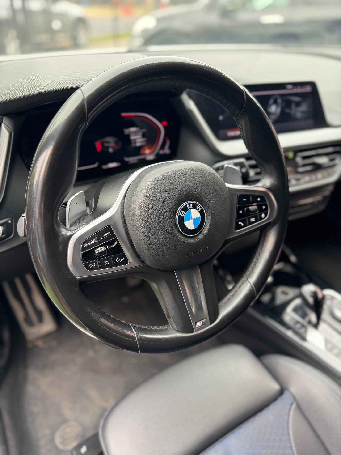 BMW 118 Diesel 2023 | Kit M | Excelente estado