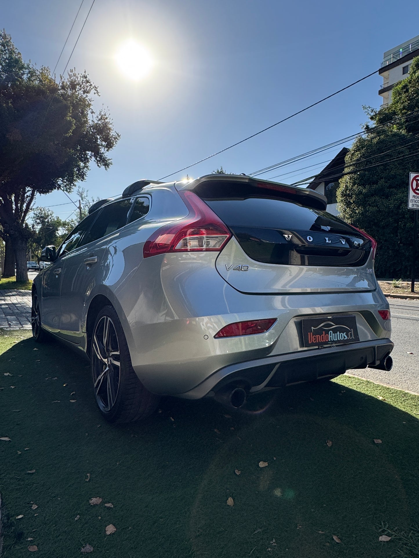 Volvo v40 R-Dsing 2018. Potente y seguro.