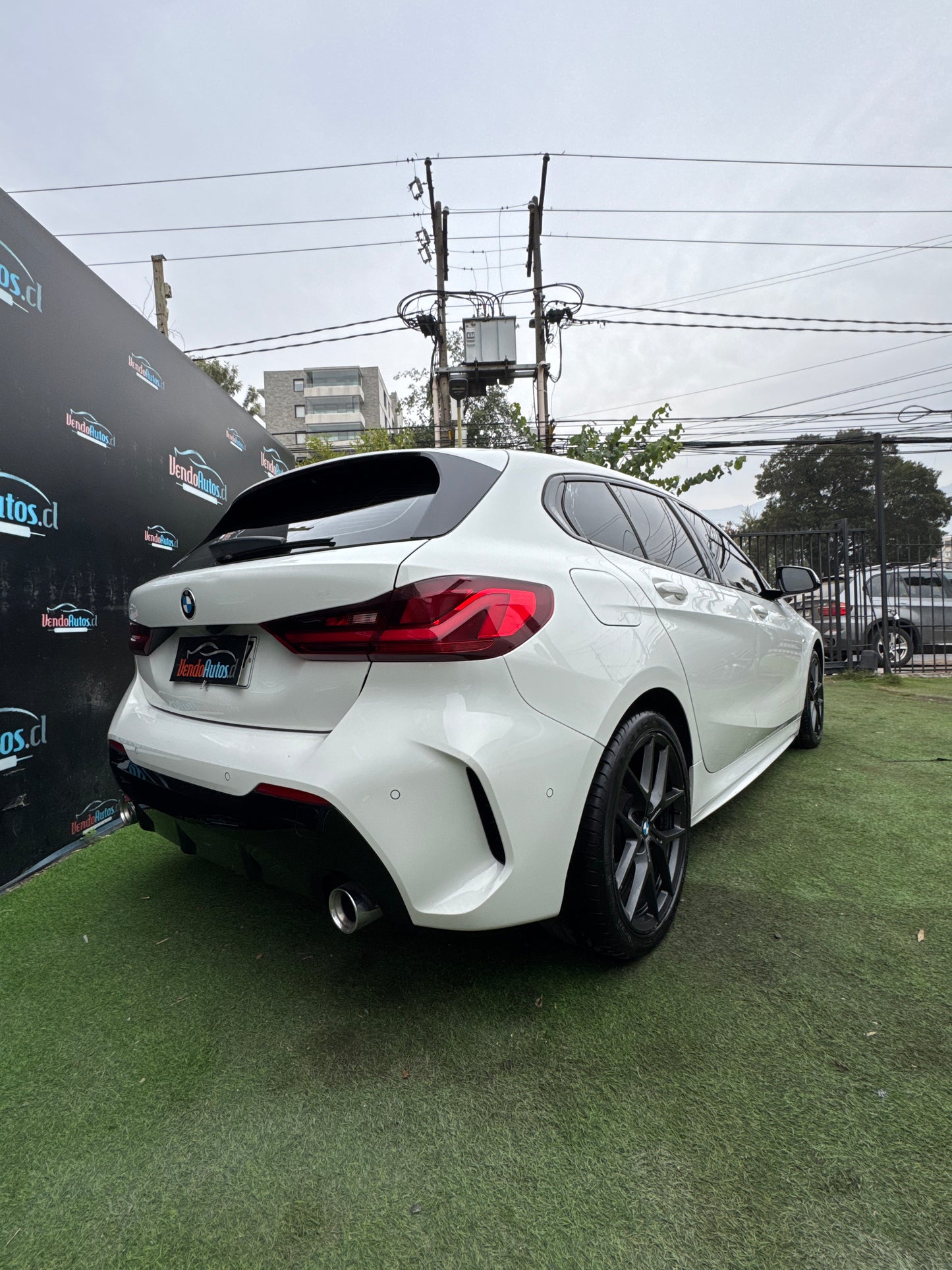 BMW 118 Diesel 2023 | Kit M | Excelente estado