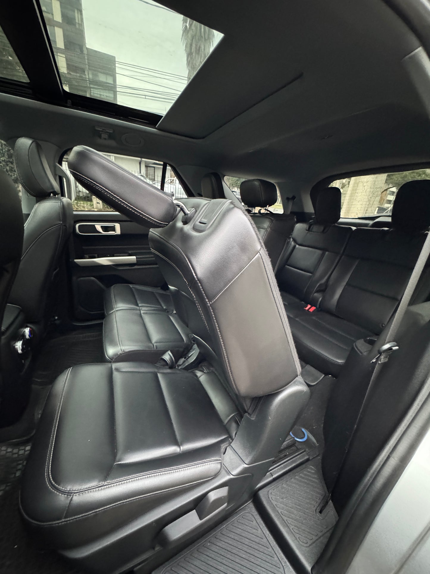 Ford Explorer XLT 2022 lo tiene todo.