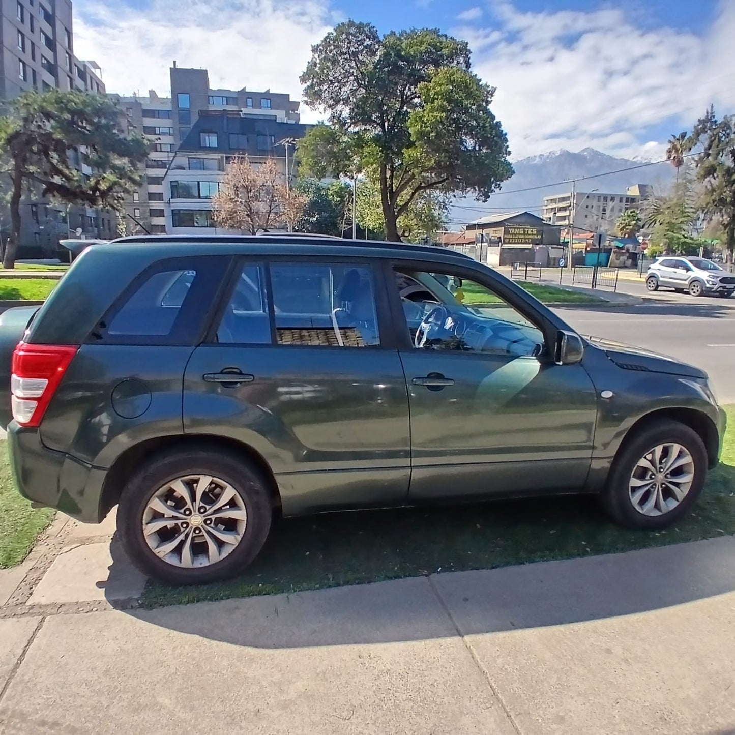 Suzuki grand nomade glx sport 4x4