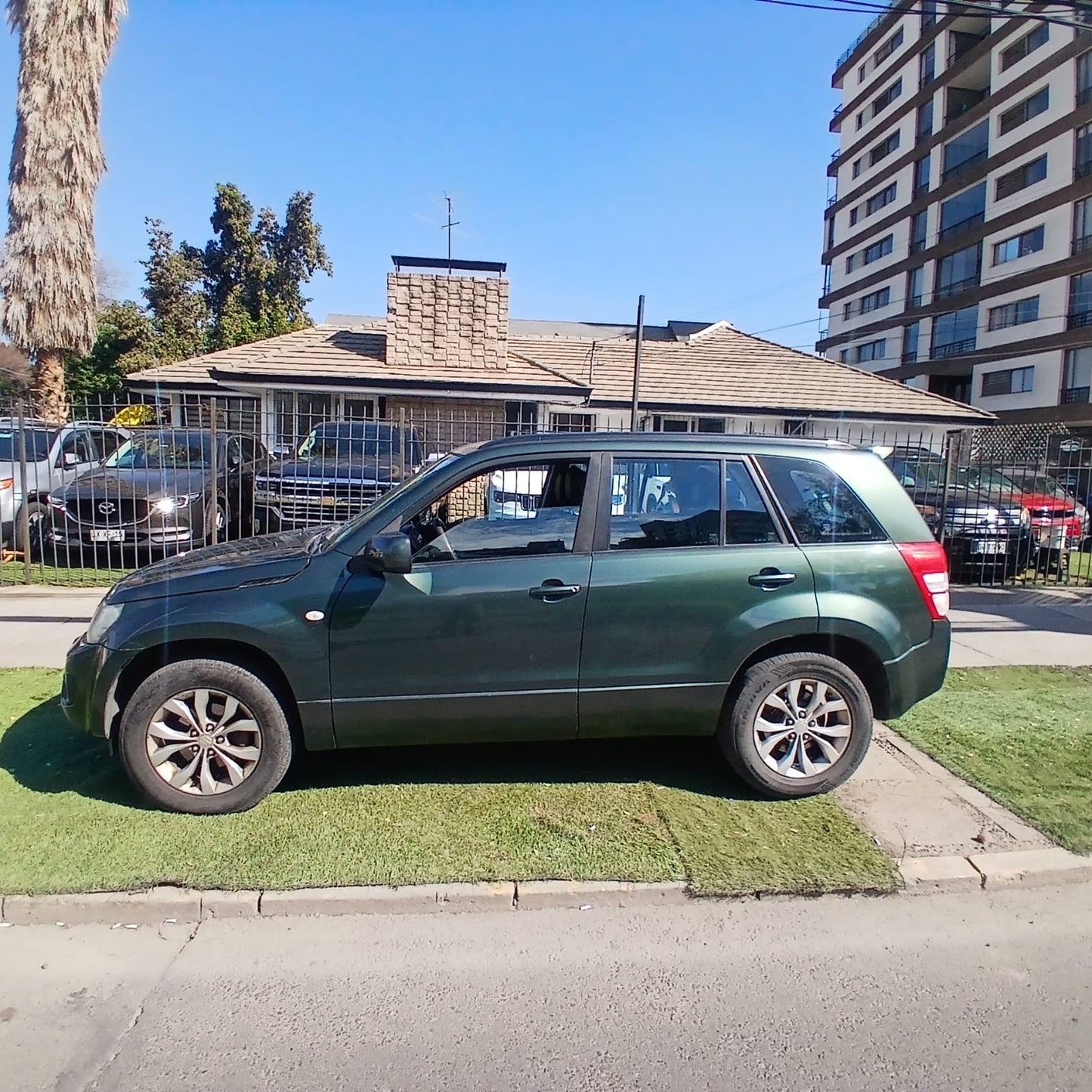 Suzuki grand nomade glx sport 4x4