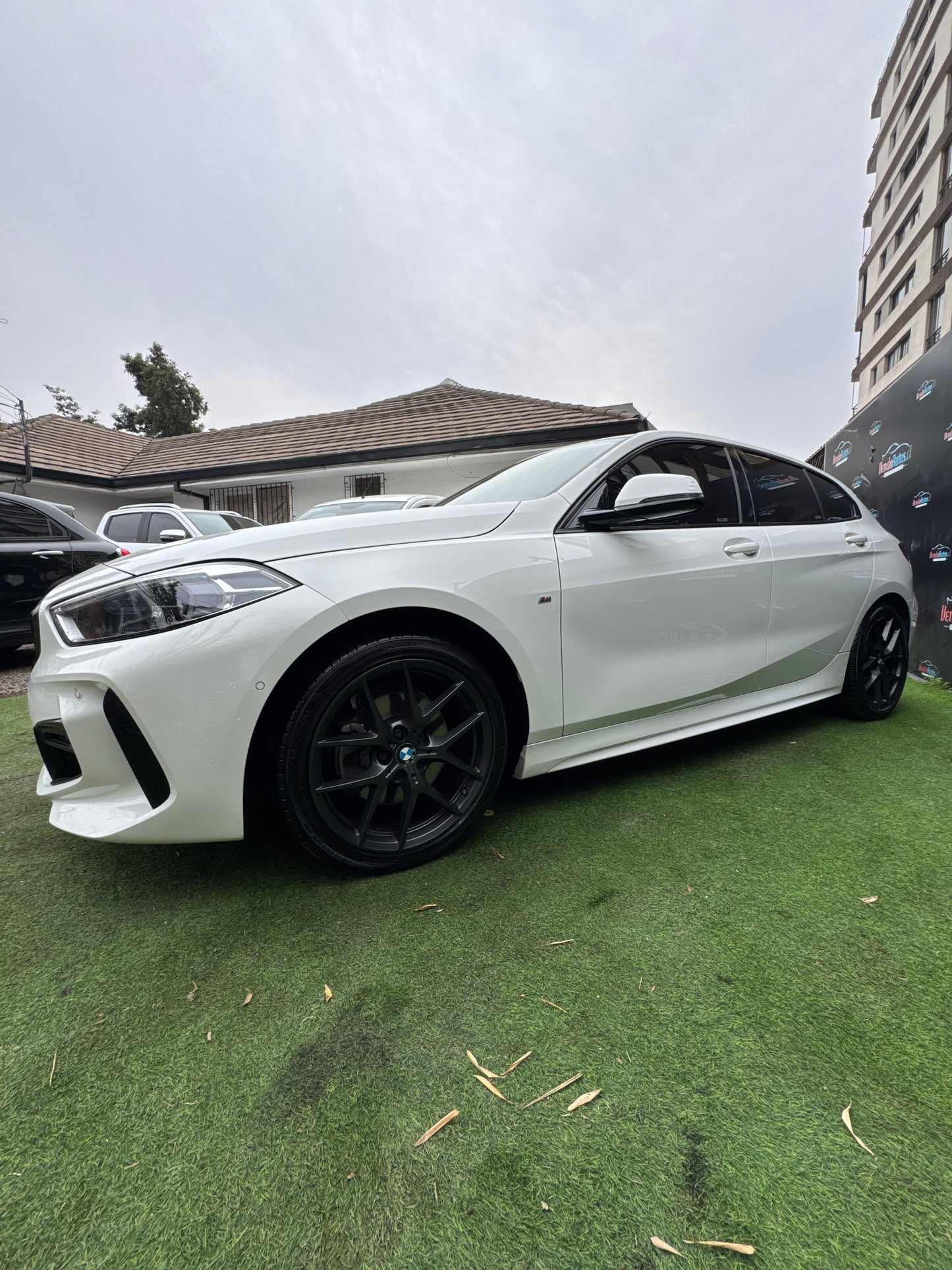 BMW 118 Diesel 2023 | Kit M | Excelente estado