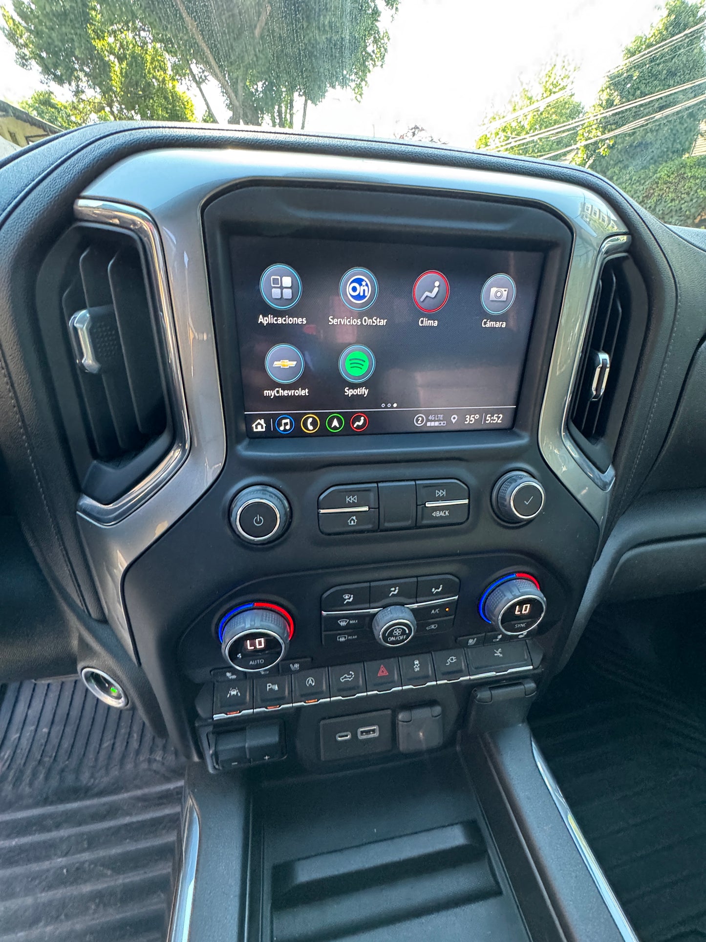Chevrolet Silverado 2022 – Full Equipo • 85.000 km • Diésel 3.0 • Mantenciones en la marca