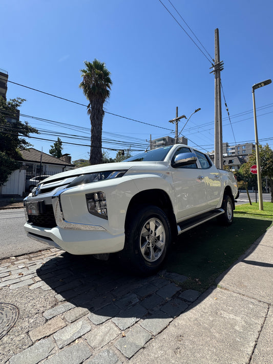 Mitsubishi L200 Katana CR 2.2 Diesel 4x2 – Año 2024 | Full equipo, lista para todo