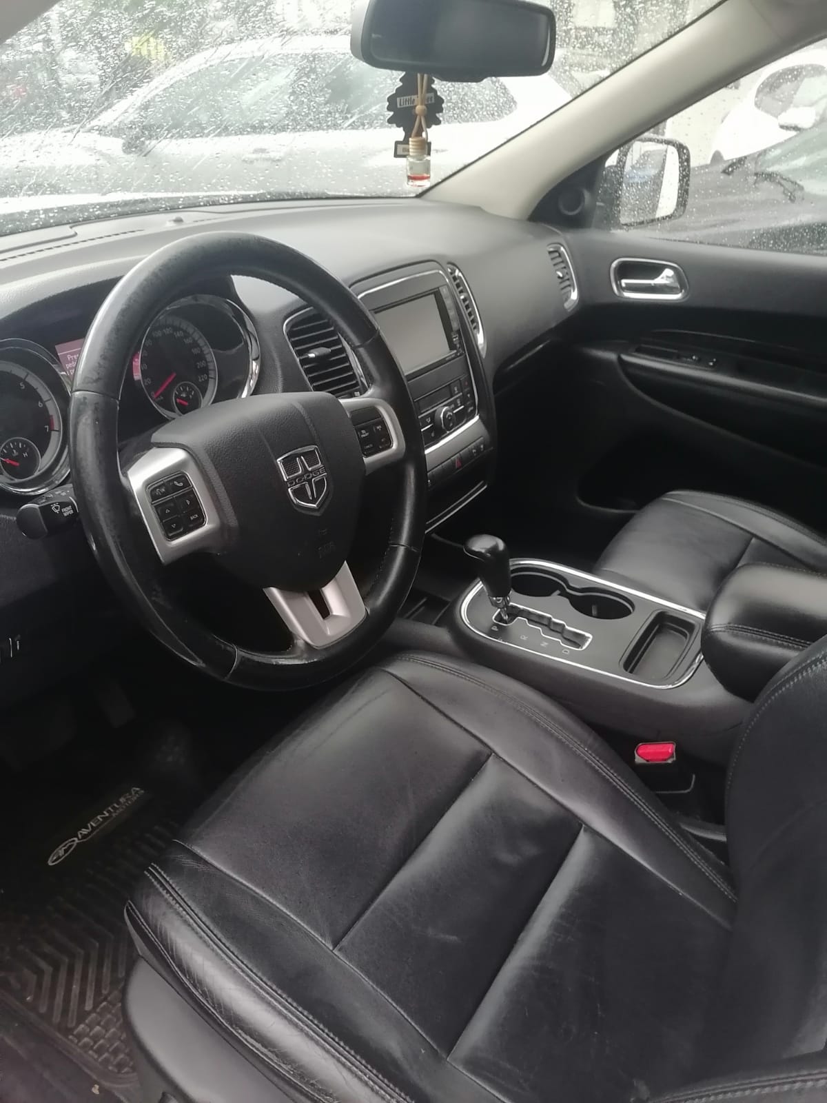 Dodge Durango 3.6 • Año 2014 • Full tamaño y comodidad