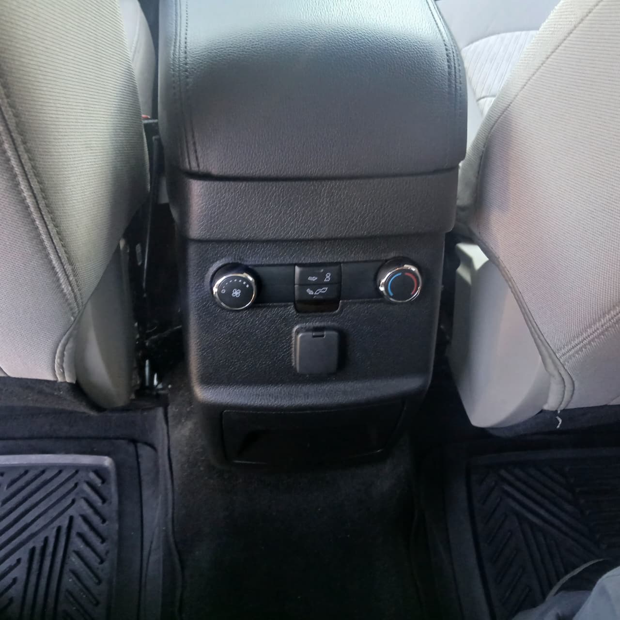 Ford Explorer 2.3 EcoBoost – 2019 | Automática | 3 Corridas | Full Equipo