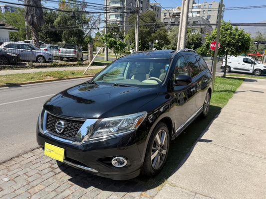 Nissan Pathfinder 2015 – 4x4 – Automática – 3 Corridas – Full Equipo