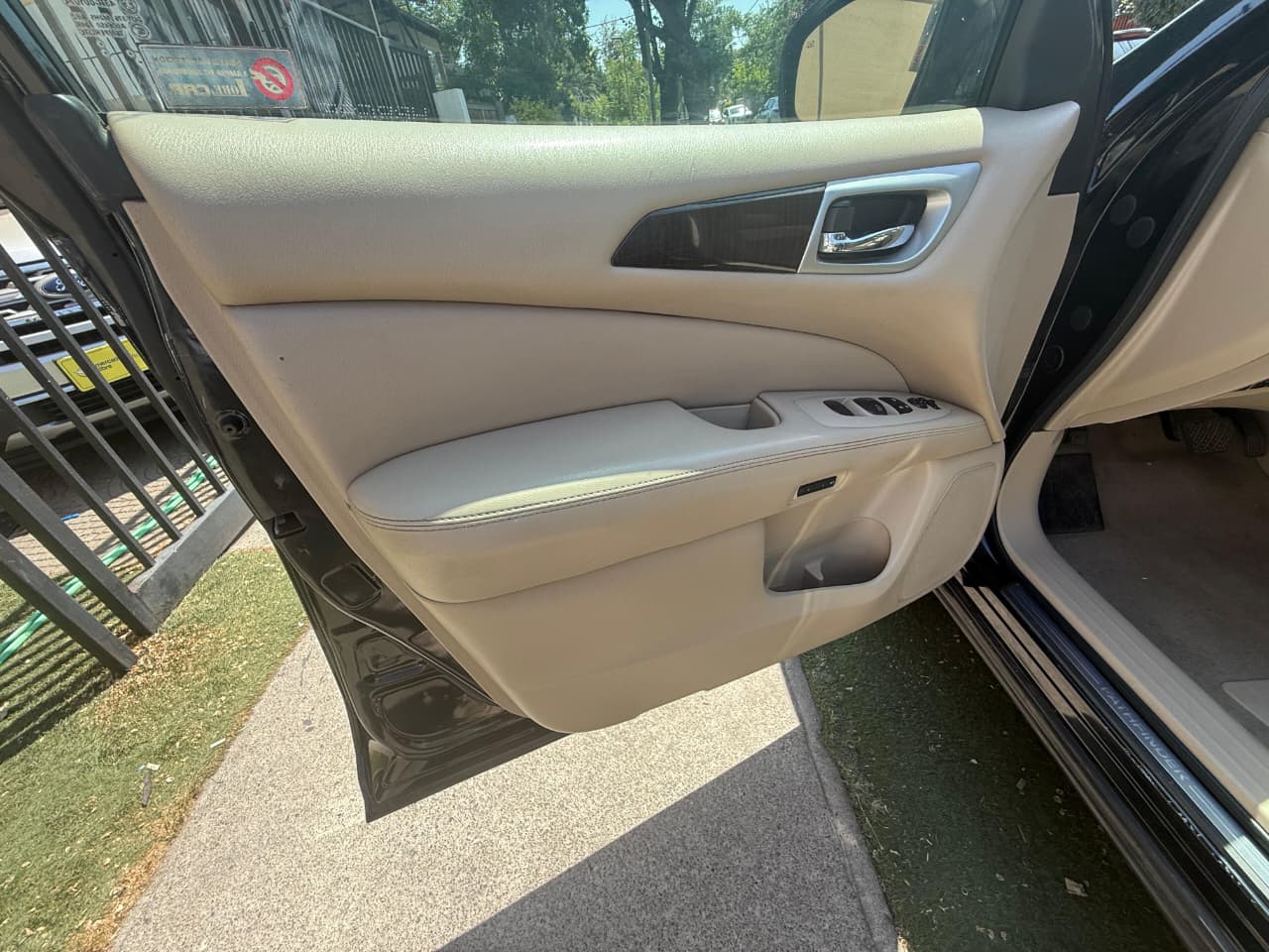Nissan Pathfinder 2015 – 4x4 – Automática – 3 Corridas – Full Equipo