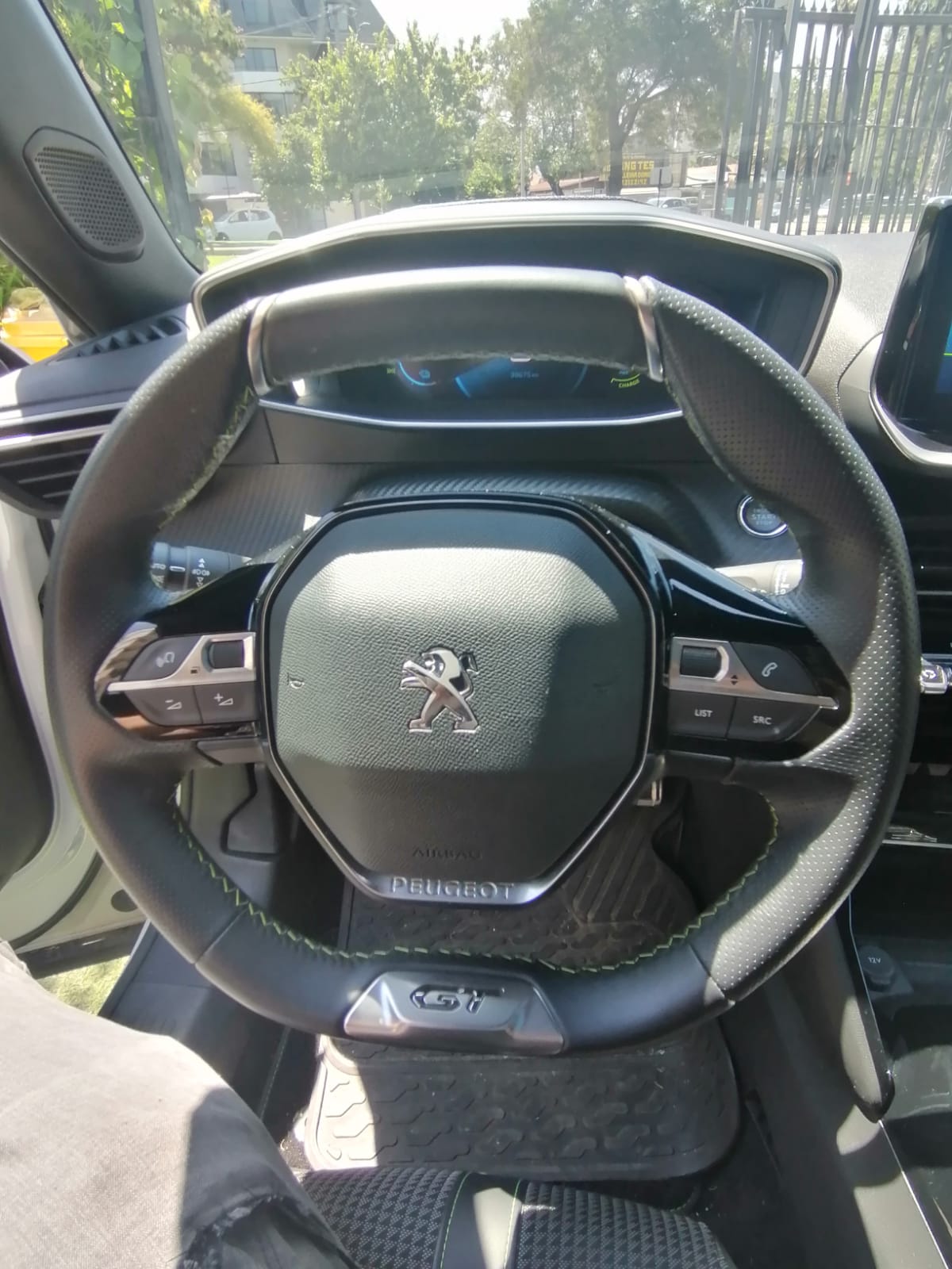 Peugeot 2008 100% Eléctrico – 2023 • Único Dueño • 38.000 km