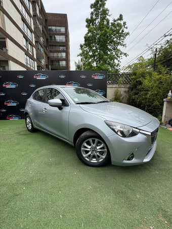 compare product Mazda 2 Sport 2020 – Impecable 2020