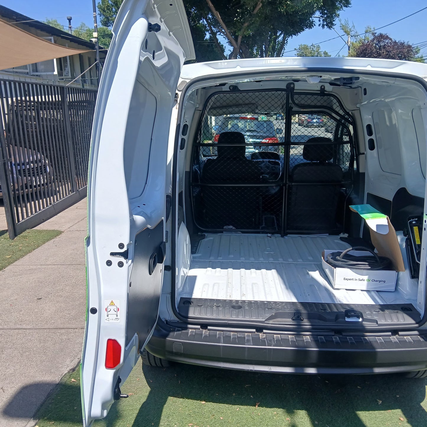 Renault Kangoo E-Tech 100% Eléctrica | 2022 | Solo 2.200 km