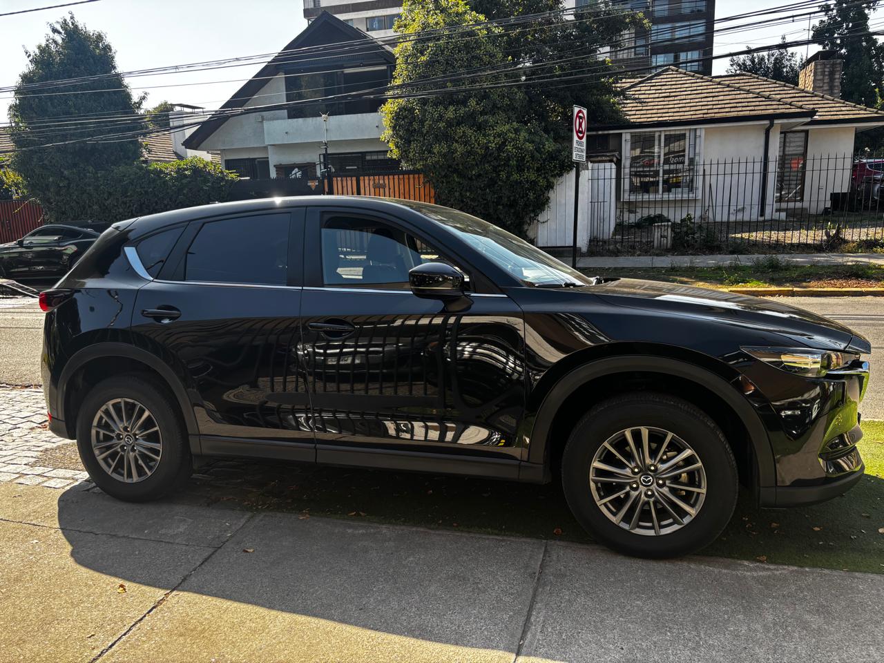 Mazda CX-5 2.0 R AT 2021 — Elegancia, tecnología y manejo de primer nivel.