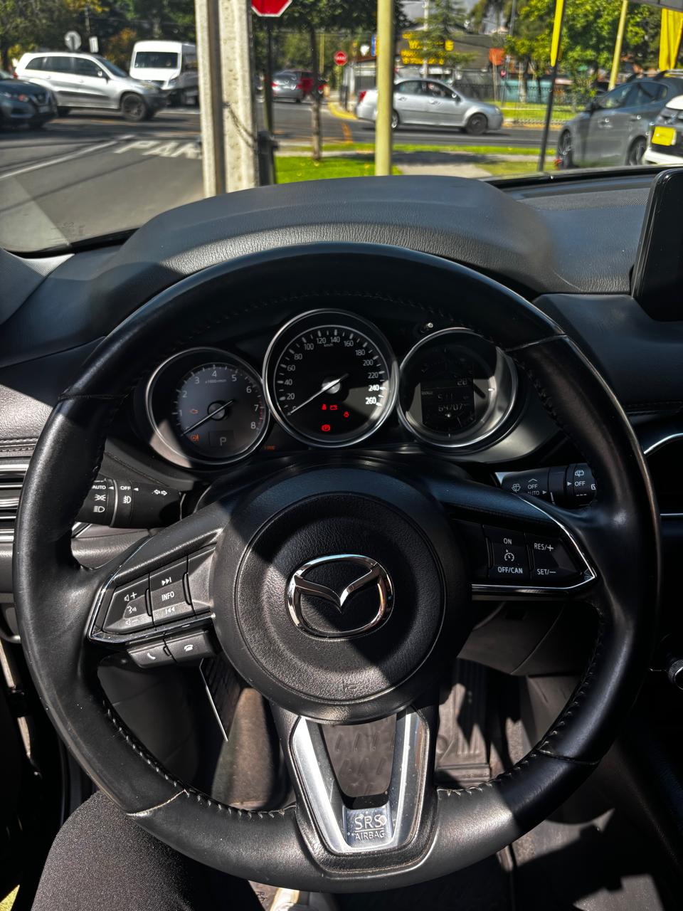 Mazda CX-5 2.0 R AT 2021 — Elegancia, tecnología y manejo de primer nivel.