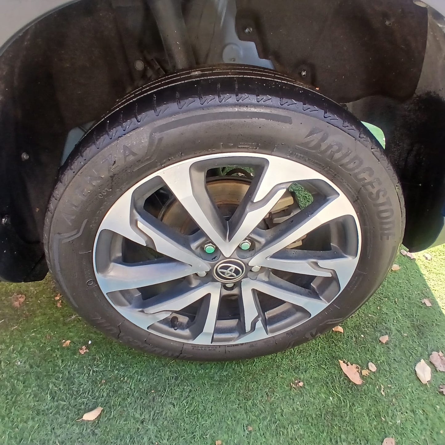 TOYOTA COROLLA CROSS 2.0 CVT 2023 – MODERNO, CÓMODO Y FULL EQUIPO