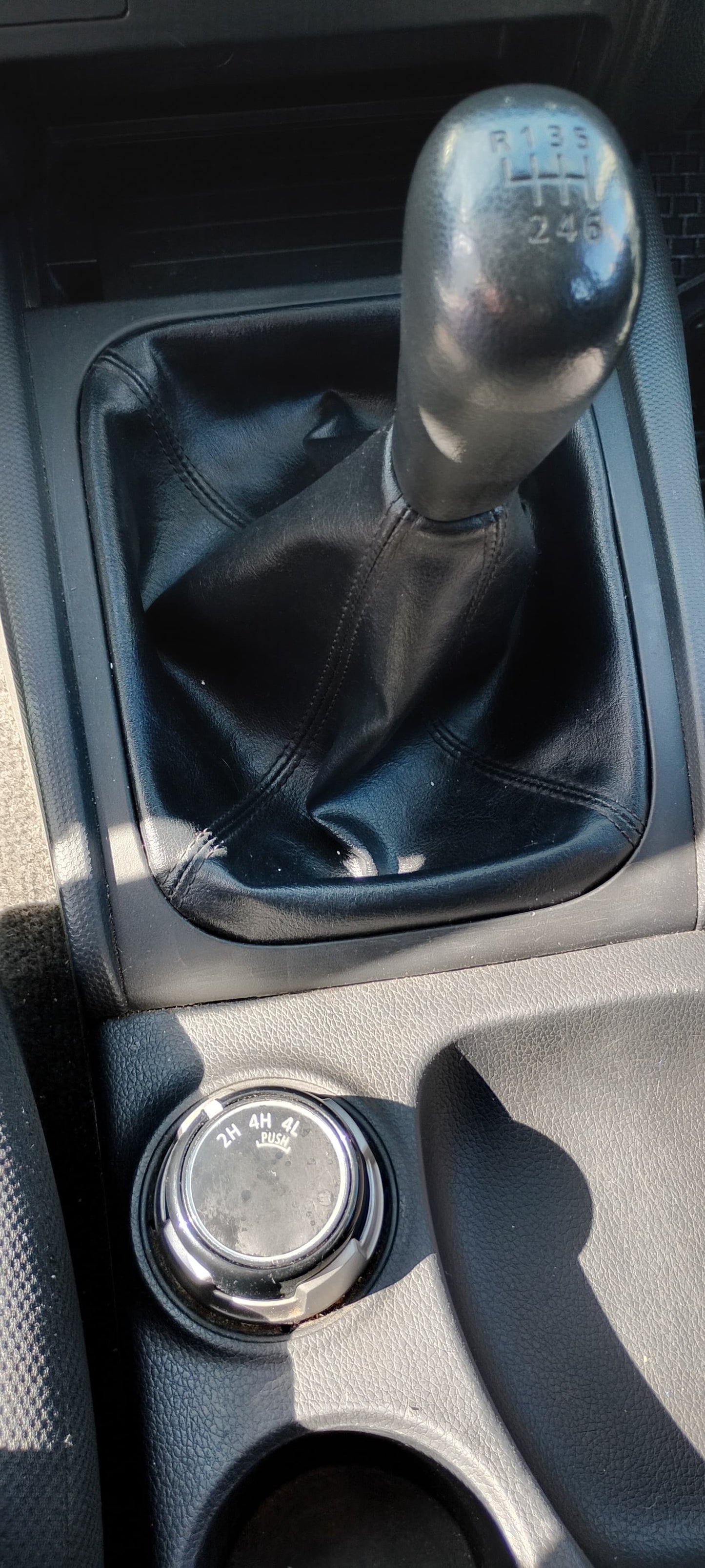 MITSUBISHI L200 KATANA CRT 4x4 AÑO 2024 – SOLO 58.000 KM