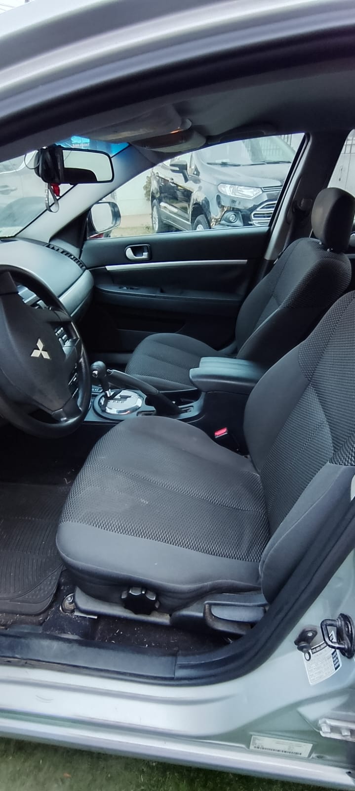 Mitsubishi Galant 2.4 Automático 2008 – Comodidad y Confiabilidad
