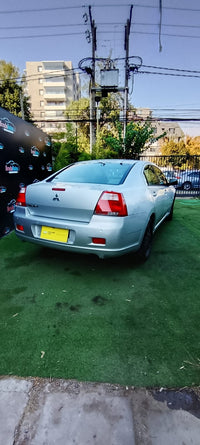 Mitsubishi Galant 2.4 Automático 2008 – Comodidad y Confiabilidad