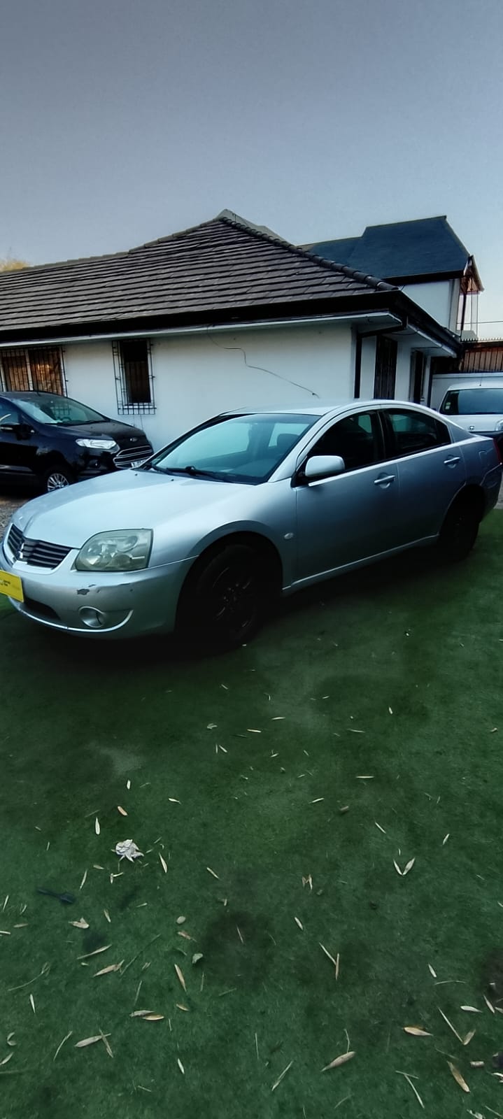Mitsubishi Galant 2.4 Automático 2008 – Comodidad y Confiabilidad