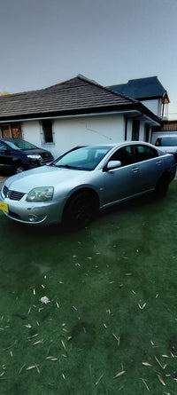 Mitsubishi Galant 2.4 Automático 2008 – Comodidad y Confiabilidad