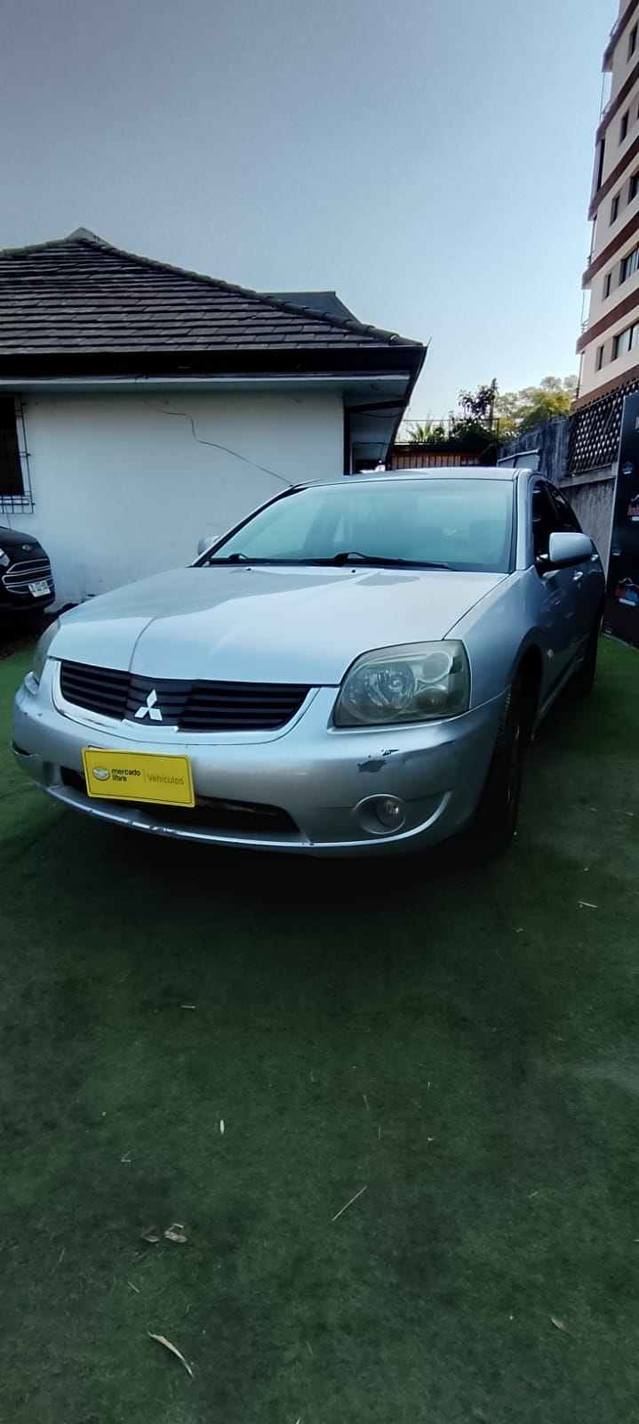Mitsubishi Galant 2.4 Automático 2008 – Comodidad y Confiabilidad