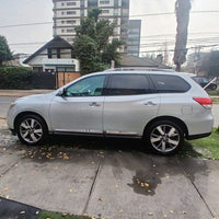 NISSAN PATHFINDER 3.5 V6 4X4 AUTOMÁTICA 2015 | FULL EQUIPO | 3 CORRIDAS DE ASIENTOS