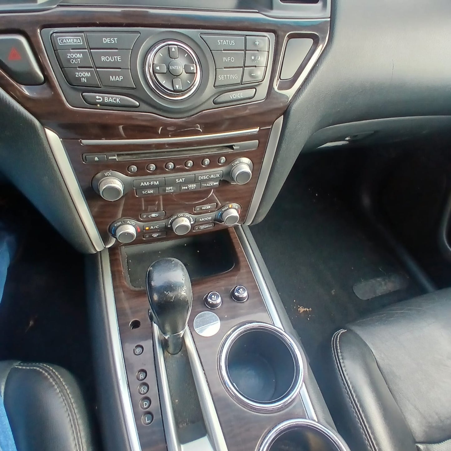 NISSAN PATHFINDER 3.5 V6 4X4 AUTOMÁTICA 2015 | FULL EQUIPO | 3 CORRIDAS DE ASIENTOS