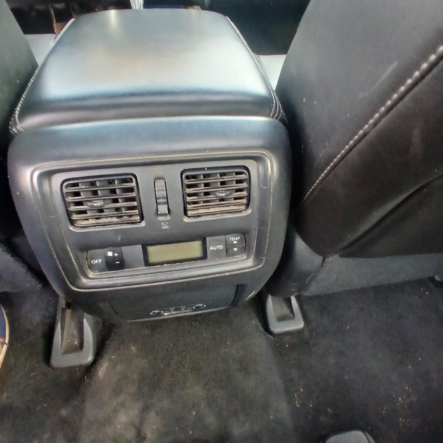 NISSAN PATHFINDER 3.5 V6 4X4 AUTOMÁTICA 2015 | FULL EQUIPO | 3 CORRIDAS DE ASIENTOS