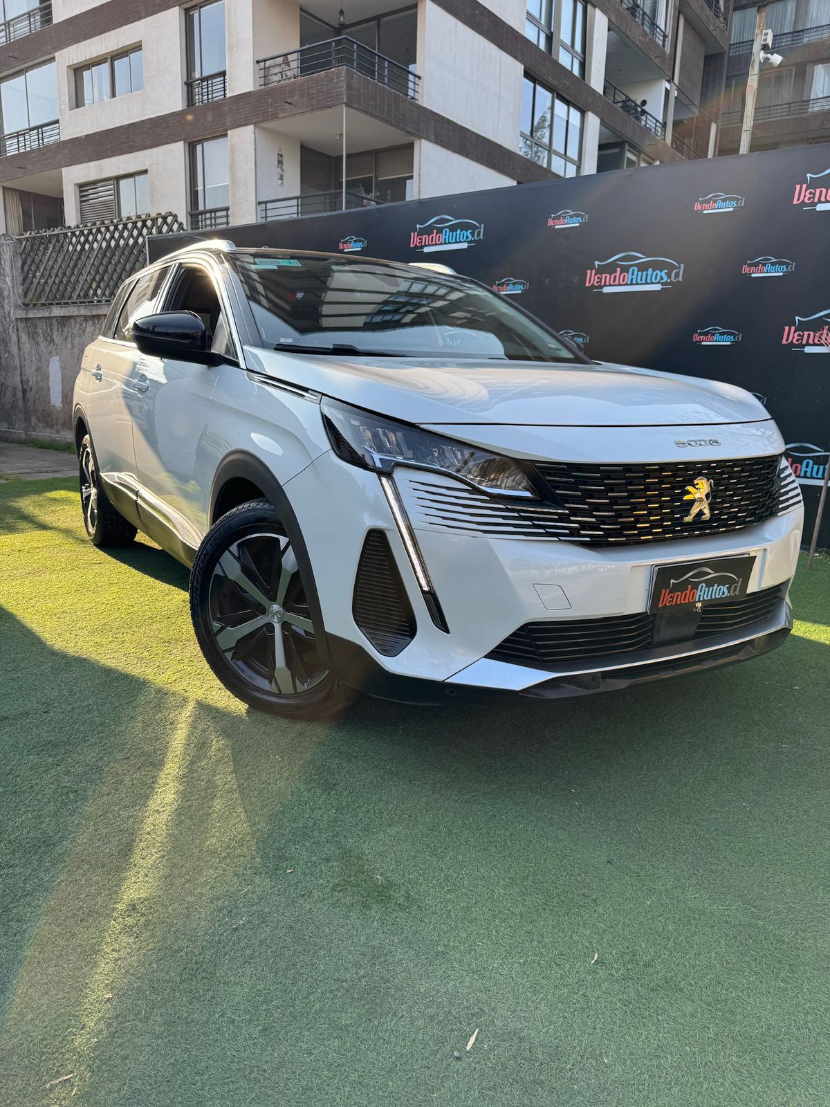 Peugeot 5008 Allure 1.5 Diésel – Elegancia y eficiencia en 3 filas 2021