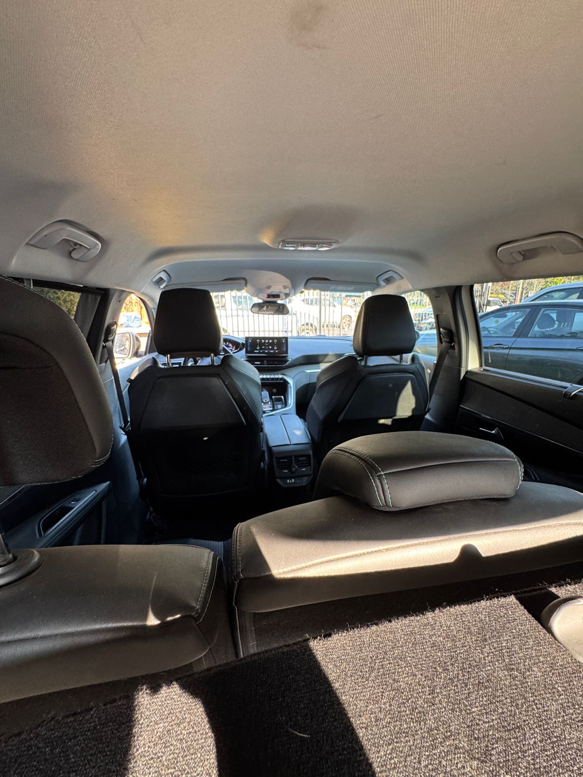 Peugeot 5008 Allure 1.5 Diésel – Elegancia y eficiencia en 3 filas 2021