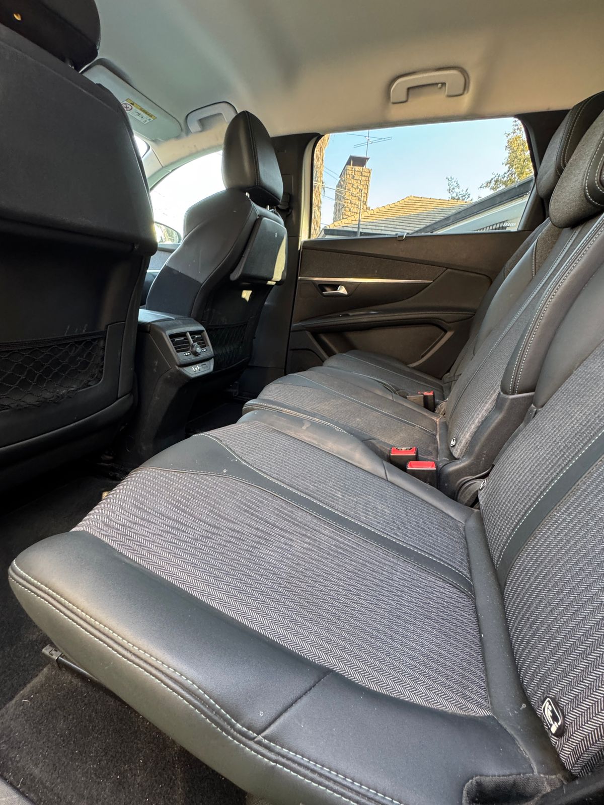 Peugeot 5008 Allure 1.5 Diésel – Elegancia y eficiencia en 3 filas 2021