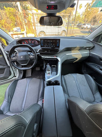 Peugeot 5008 Allure 1.5 Diésel – Elegancia y eficiencia en 3 filas 2021