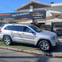 Jeep Grand Cherokee 2012 Laredo 3.6 AT – Potencia, seguridad y confort en un solo SUV
