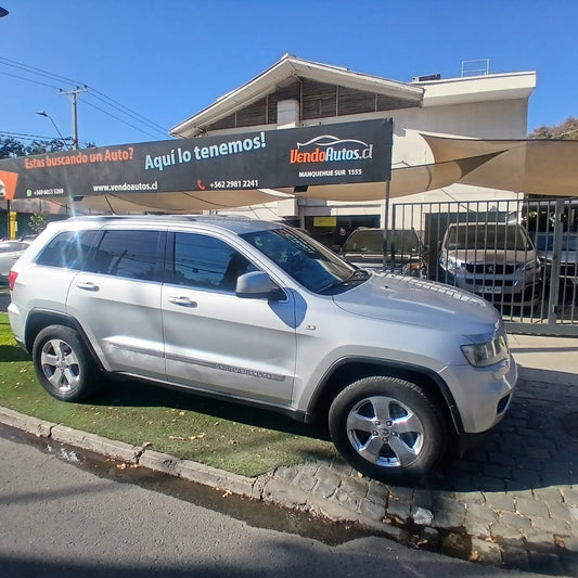 Jeep Grand Cherokee 2012 Laredo 3.6 AT – Potencia, seguridad y confort en un solo SUV